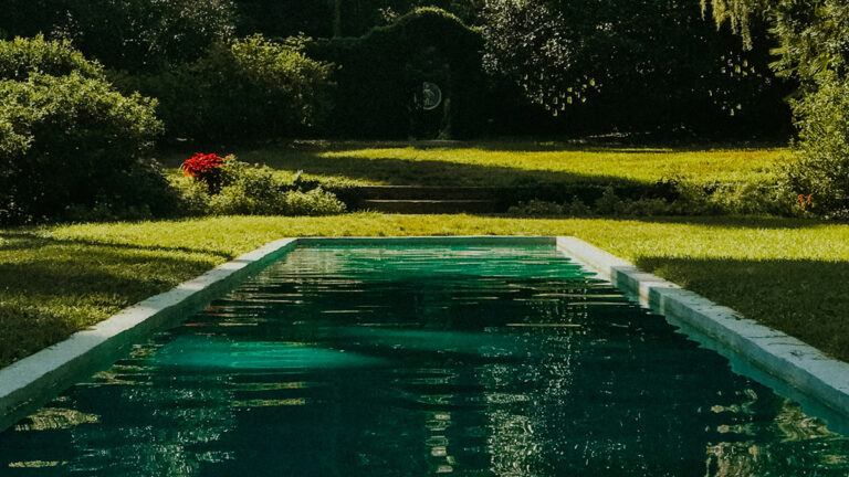 Garten mit Wasserbecken: der Einsatz von Wasser im Garten
